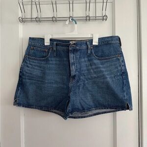 Madewell Denim Jean Shorts in Dark Blue Wash relaxed mid length 33 inch waist